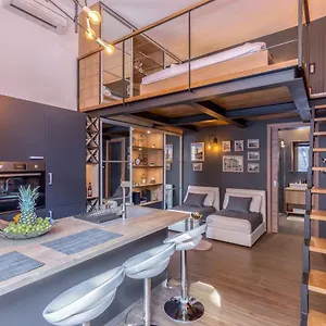 Atelier Apartment